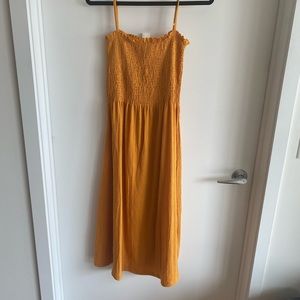 Crinkled yellow midi dress